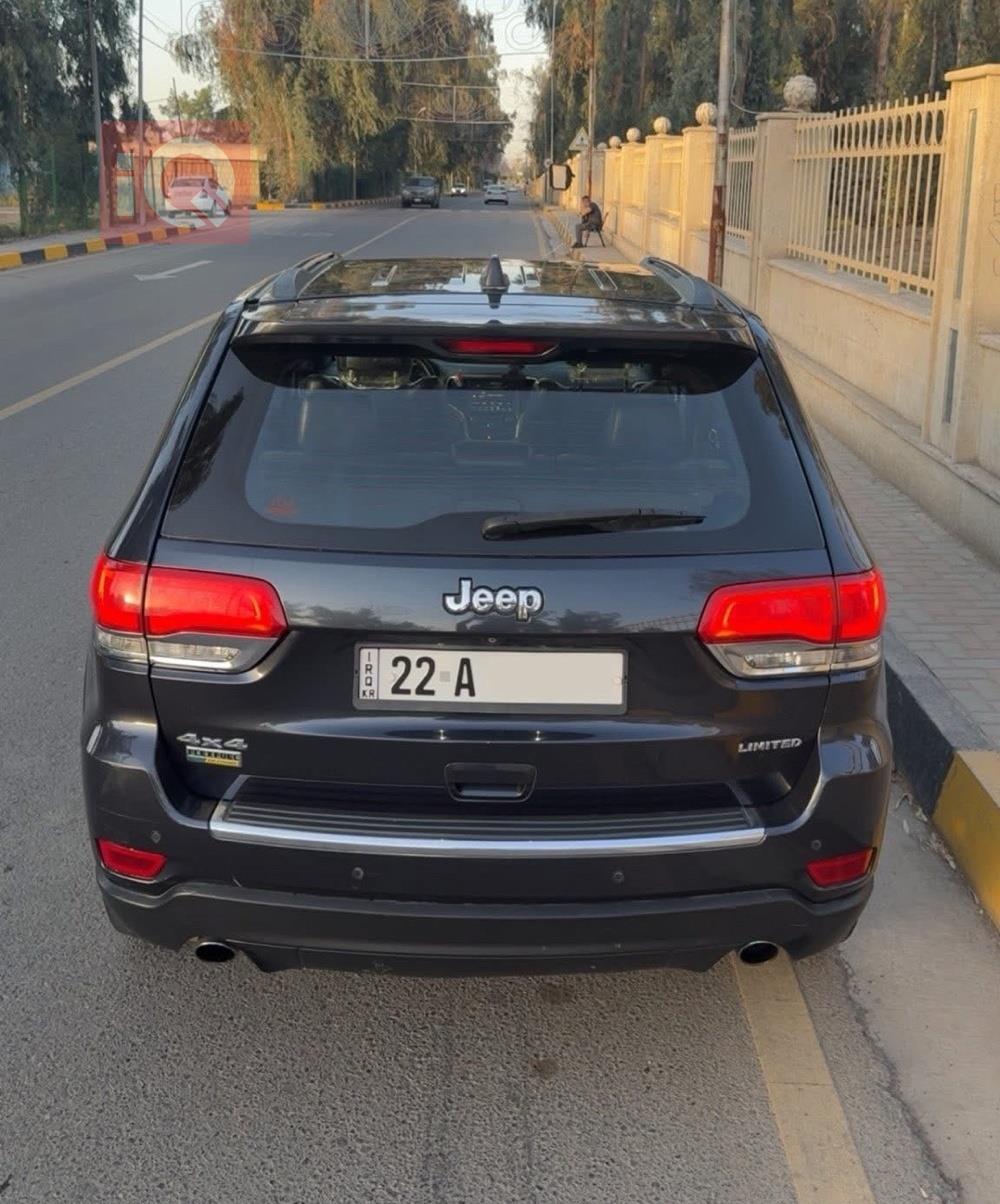 جیپ گراند شیرۆکی